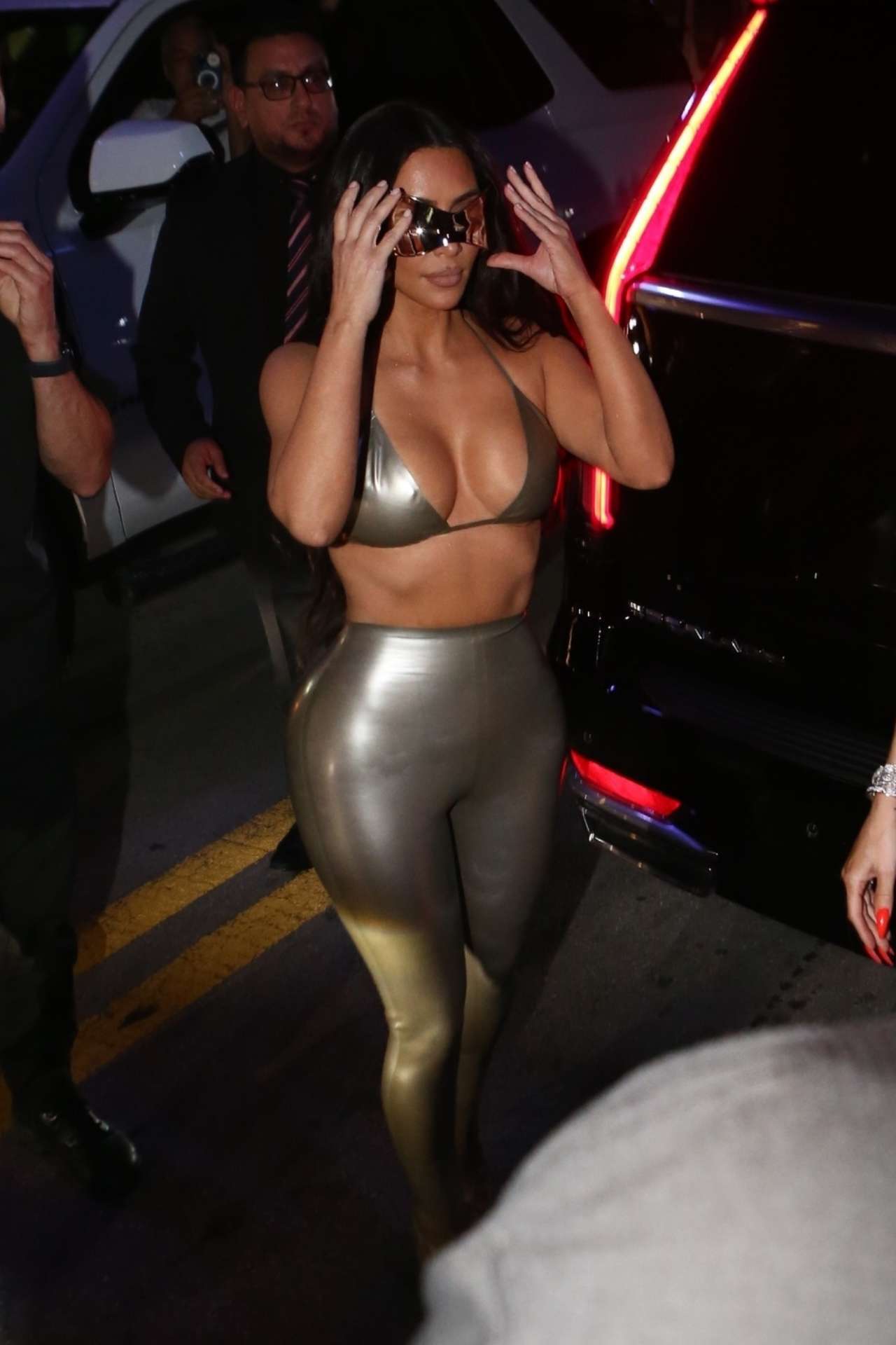 Kim Kardashian and Khloe Kardashian Booty, Arriving at the SKIMS Pop-up in Miami
