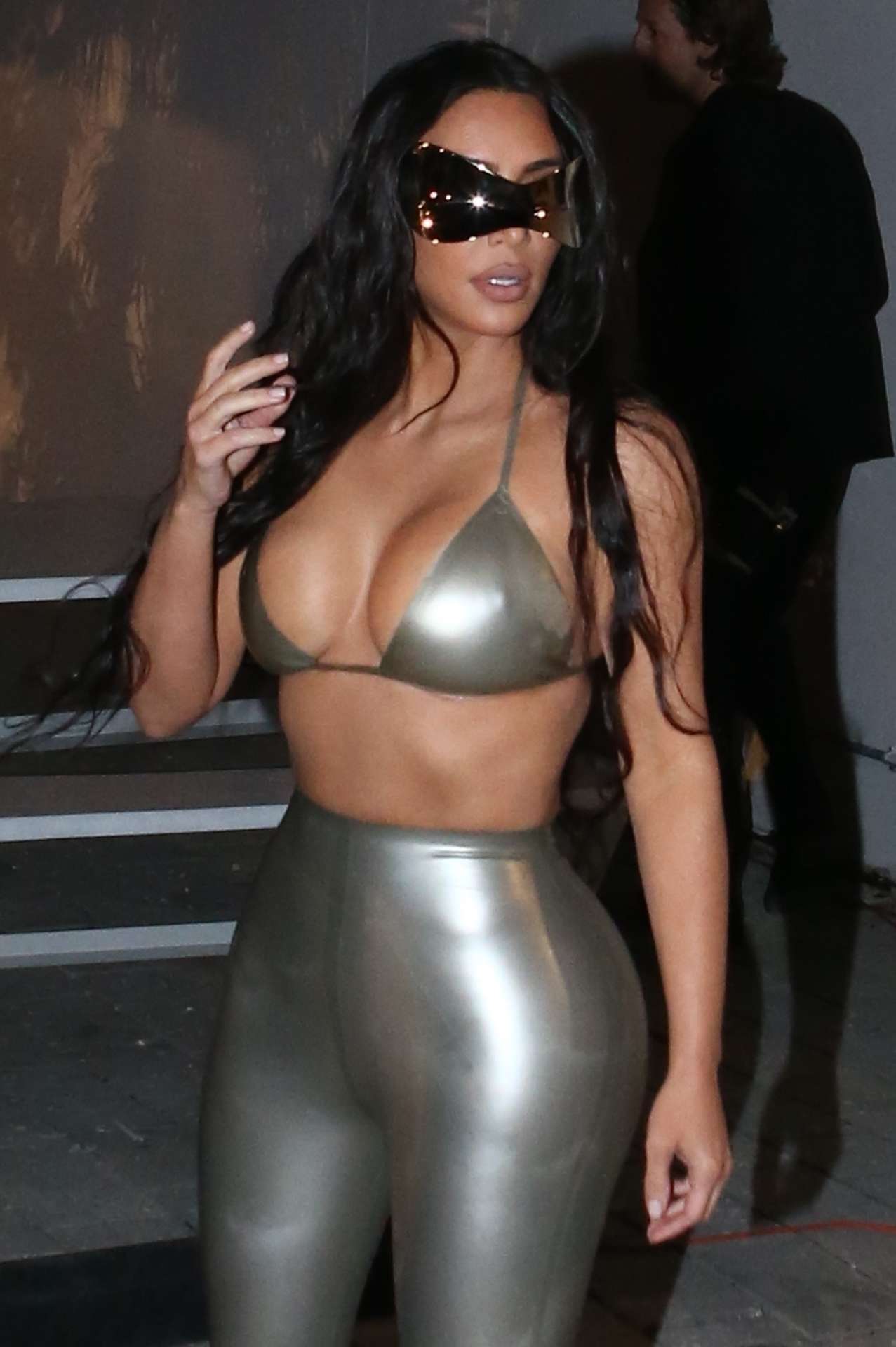 Kim Kardashian and Khloe Kardashian Booty, Arriving at the SKIMS Pop-up in Miami