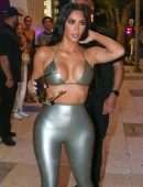 Kim Kardashian and Khloe Kardashian Booty, Arriving at the SKIMS Pop-up in Miami