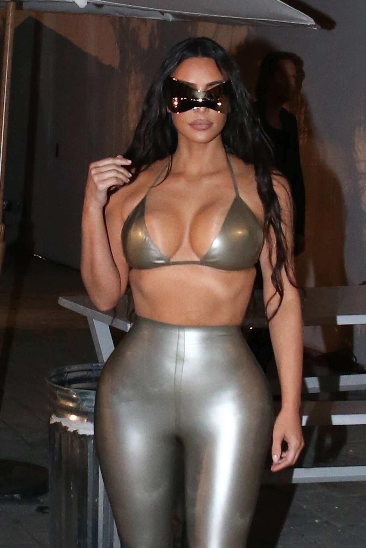 Kim Kardashian and Khloe Kardashian Booty, Arriving at the SKIMS Pop-up in Miami