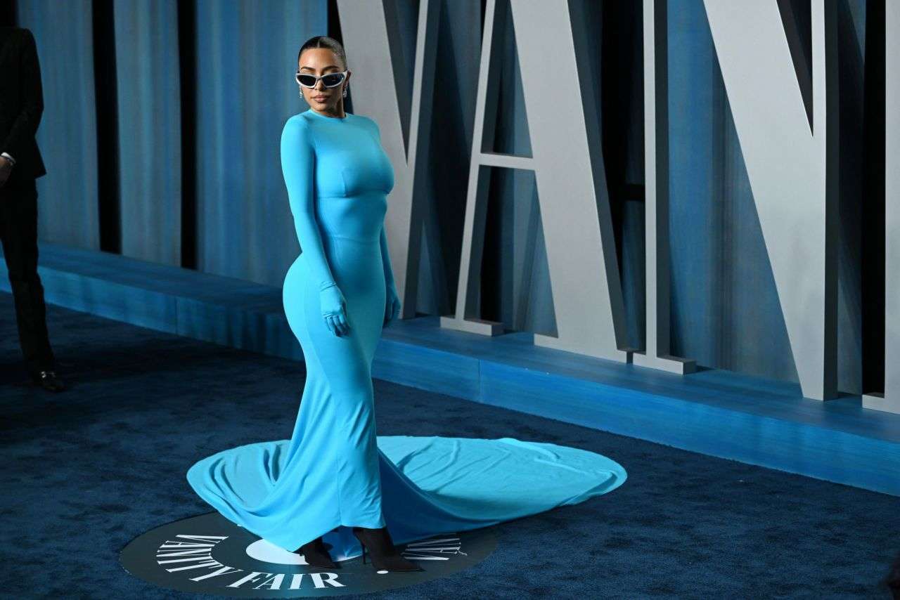 Kim Kardashian Booty at Vanity Fair Oscar Party in Beverly Hills