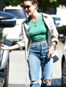 Lucy Hale Pokies, Picking Up Packages in Los Angeles