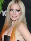 Avril Lavigne Cleavage at 2022 JUNO Awards Broadcast in Toronto