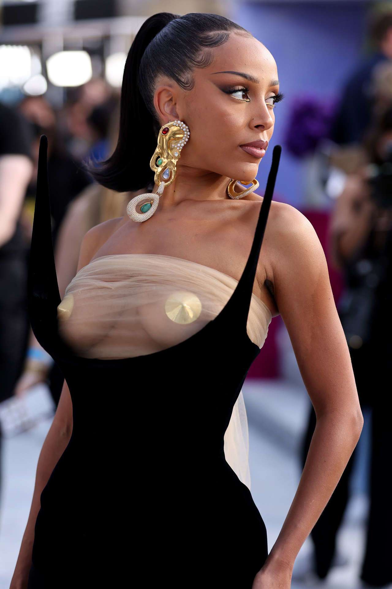 Doja Cat Cleavage at 2022 Billboard Music Awards in Las Vegas