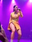 Joanna JoJo Levesque Upskirt and Booty OnStage while Performing Live in Manchester