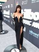 Megan Fox Cleavage with Machine Gun Kelly at 2022 Billboard Music Awards in Las Vegas