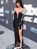 Megan Fox Cleavage with Machine Gun Kelly at 2022 Billboard Music Awards in Las Vegas