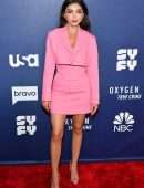 Sarah Hyland Leggy and Cleavage at 2022 NBCUniversal Upfront in NYC