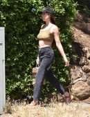Scout Willis Pokies, Walking her Dog in Los Angeles