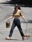 Scout Willis Pokies, Walking her Dog in Los Angeles