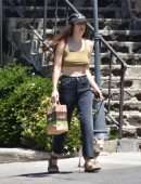 Scout Willis Pokies, Walking her Dog in Los Angeles