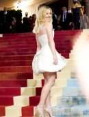 Sydney Sweeney Leggy and Spectacular Cleavage at 2022 Met Gala in New York