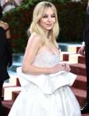 Sydney Sweeney Leggy and Spectacular Cleavage at 2022 Met Gala in New York
