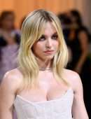 Sydney Sweeney Leggy and Spectacular Cleavage at 2022 Met Gala in New York