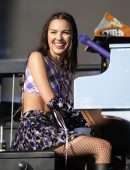 Olivia Rodrigo Leggy, Performing at Glastonbury Festival 2022