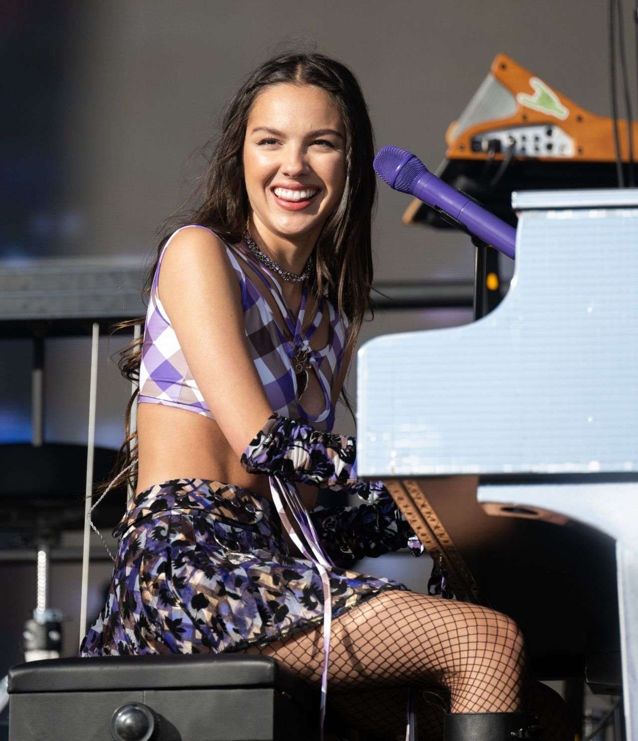 Olivia Rodrigo Leggy, Performing at Glastonbury Festival 2022