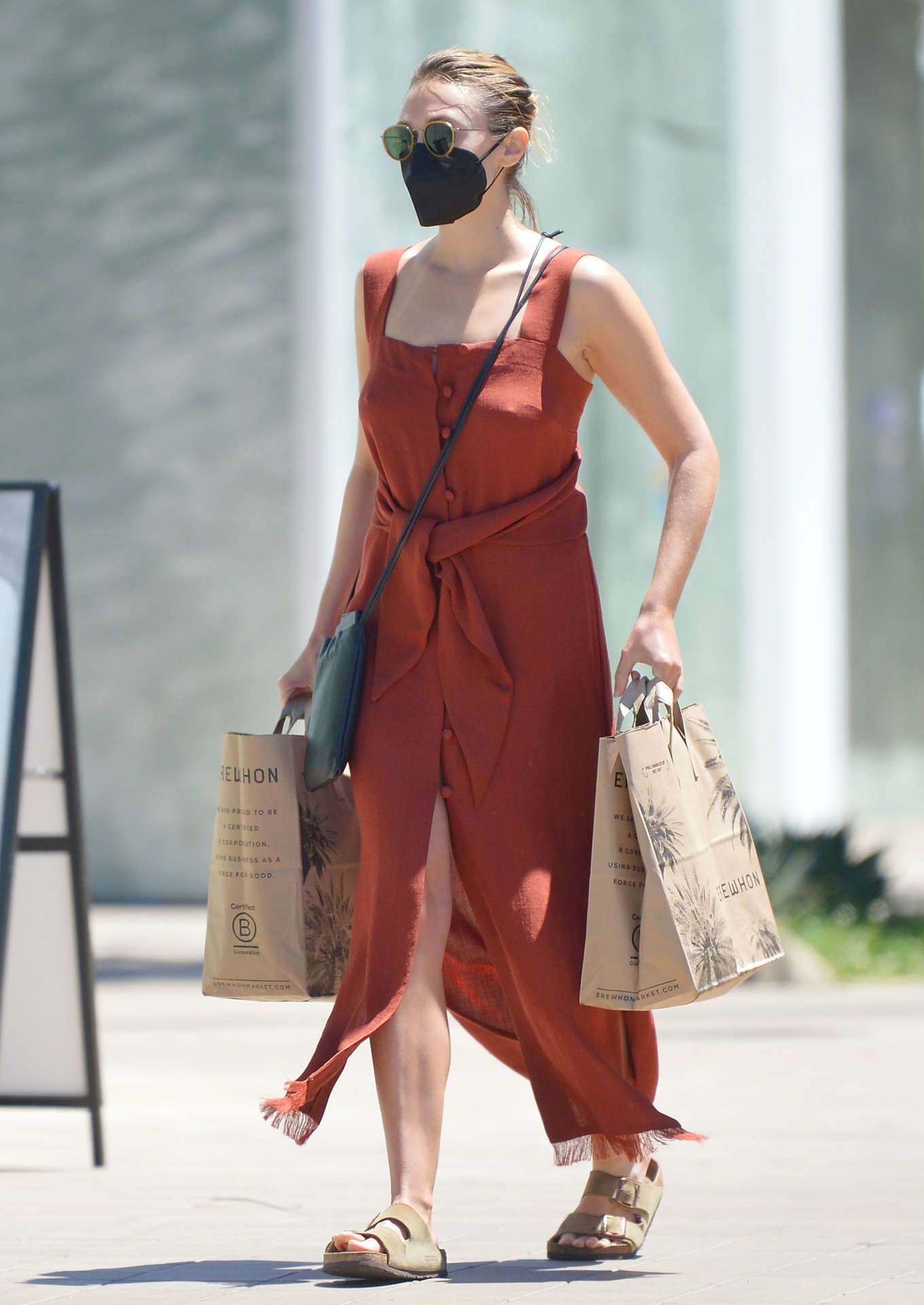 Elizabeth Olsen Pokies, Grocery Shopping in Los Angeles