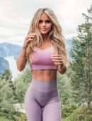 Hilde Osland - Booty and Pokies in Tight Leggings and Bra