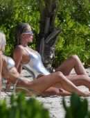 Kim Kardashian and Khloe Kardashian Booty in Bikini in Turks and Caicos
