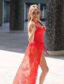 Lizzie Cundy Leggy, Arriving at ITV This Morning in London