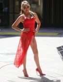 Lizzie Cundy Leggy, Arriving at ITV This Morning in London