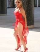 Lizzie Cundy Leggy, Arriving at ITV This Morning in London