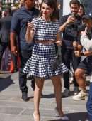 Selena Gomez Leggy, Outside Sephora in Paris