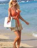 Victoria Silvstedt in Bikini at La Reserve Beach in Saint-Tropez
