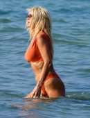 Victoria Silvstedt in Bikini at La Reserve Beach in Saint-Tropez