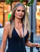 Chloe Sims Cleavage, Shopping in London