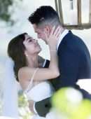 Sarah Hyland Married to Wells Adams in a California Wine Vineyard