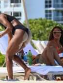 Kelly Rowland Booty in a Black Bikini at the Beach in Miami