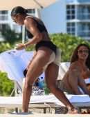 Kelly Rowland Booty in a Black Bikini at the Beach in Miami