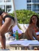 Kelly Rowland Booty in a Black Bikini at the Beach in Miami