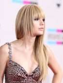 Taylor Swift at The American Music Awards 2022 in Los Angeles