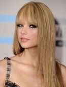 Taylor Swift at The American Music Awards 2022 in Los Angeles