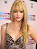 Taylor Swift at The American Music Awards 2022 in Los Angeles