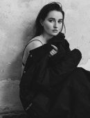 Kaitlyn Dever - Heroine Magazine - October 2022