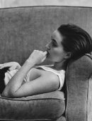 Kaitlyn Dever - Heroine Magazine - October 2022