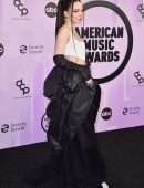Dove Cameron Cleavage, Performing Live at 2022 American Music Awards in Los Angeles