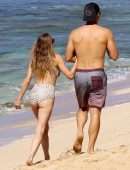LeAnn Rimes Booty in Bikini at a Beach in Waikiki