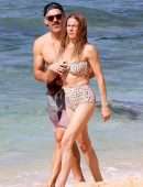 LeAnn Rimes Booty in Bikini at a Beach in Waikiki