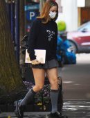 Margot Robbie Leggy in Skirt, Out in Manhattan, New York