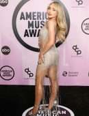 Sabrina Carpenter Leggy at 2022 American Music Awards in LA
