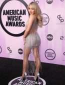 Sabrina Carpenter Leggy at 2022 American Music Awards in LA
