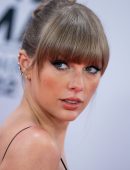 Taylor Swift Attending the MTV Europe Music Awards in Duesseldorf, Germany