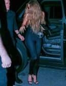 Khloe Kardashian in Tights, Arrives at a Miami Restaurant
