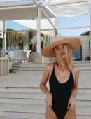 Kimberley Garner Flaunts Gorgeous in Swimsuit