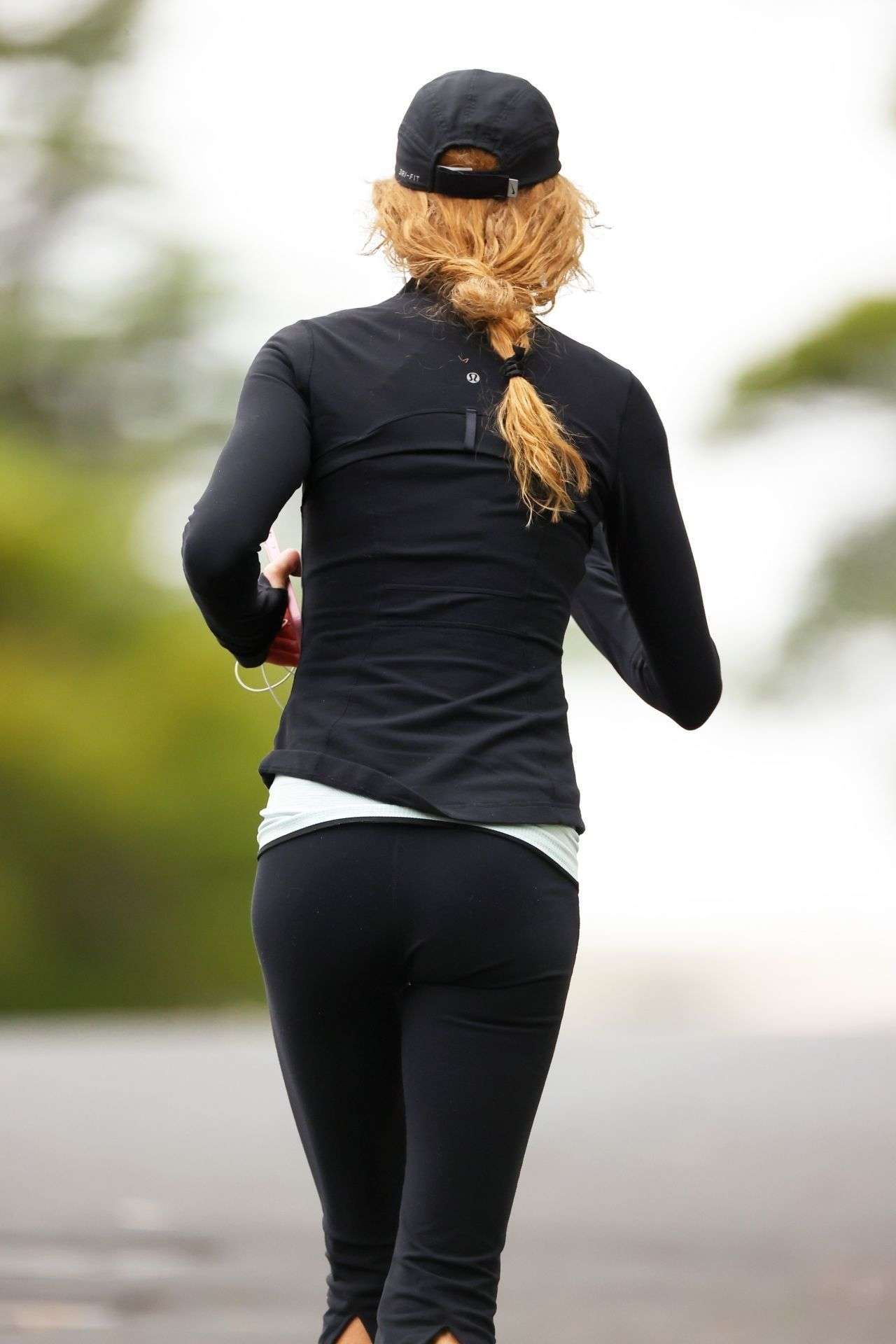 Nicole Kidman in Tights for a Morning Run in Sydney