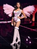 Madison Beer - Booty in Sheer Lingerie at Victoria’s Secret Fashion Show 2025